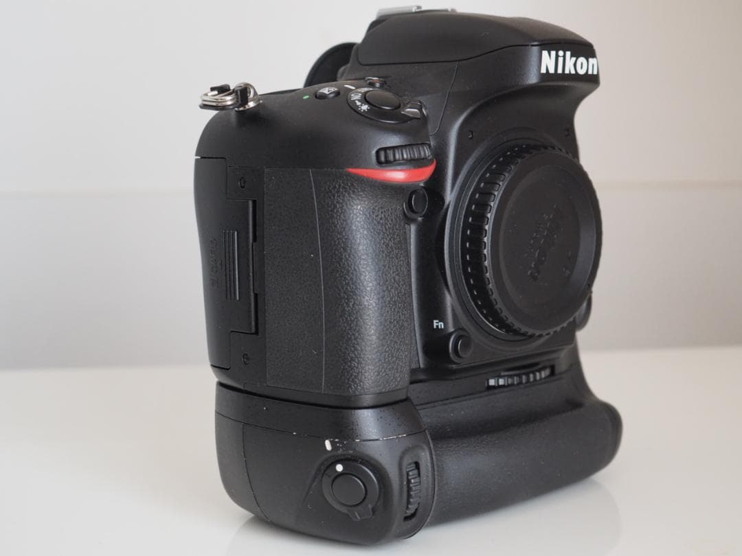 NIKON D610　バッテリーパック MB-D14　ショット数15000未満