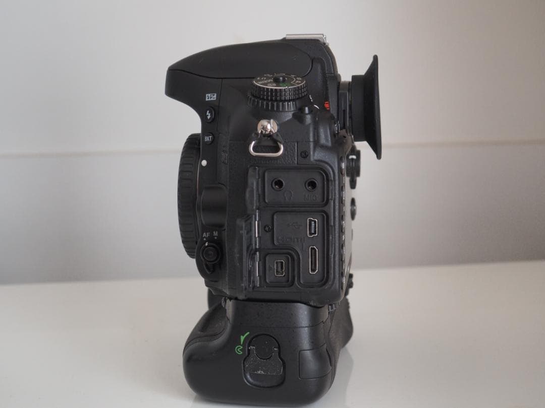 NIKON D610　バッテリーパック MB-D14　ショット数15000未満