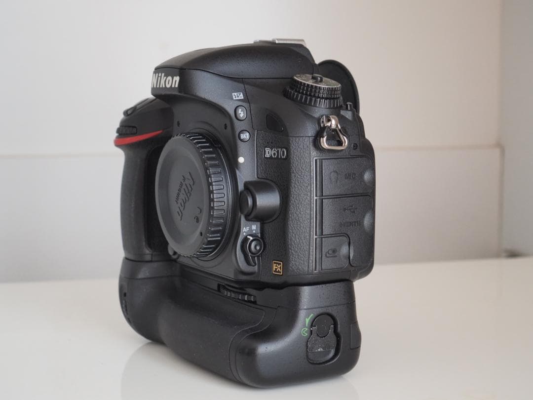 NIKON D610　バッテリーパック MB-D14　ショット数15000未満