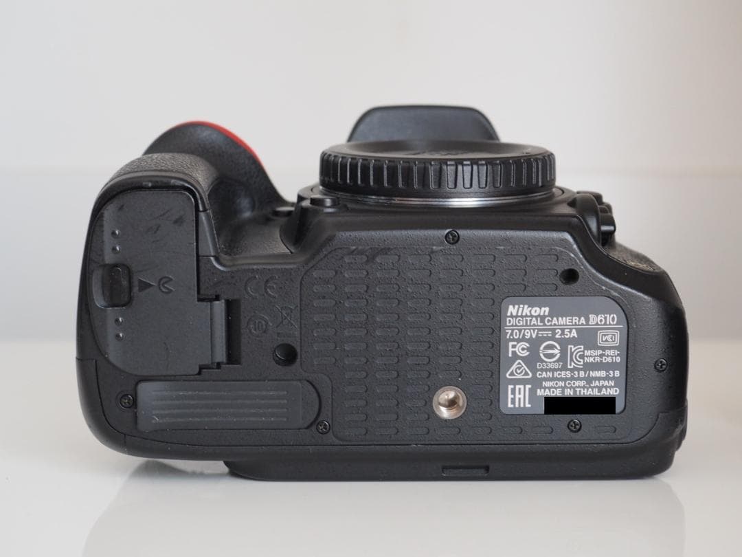 NIKON D610　バッテリーパック MB-D14　ショット数15000未満