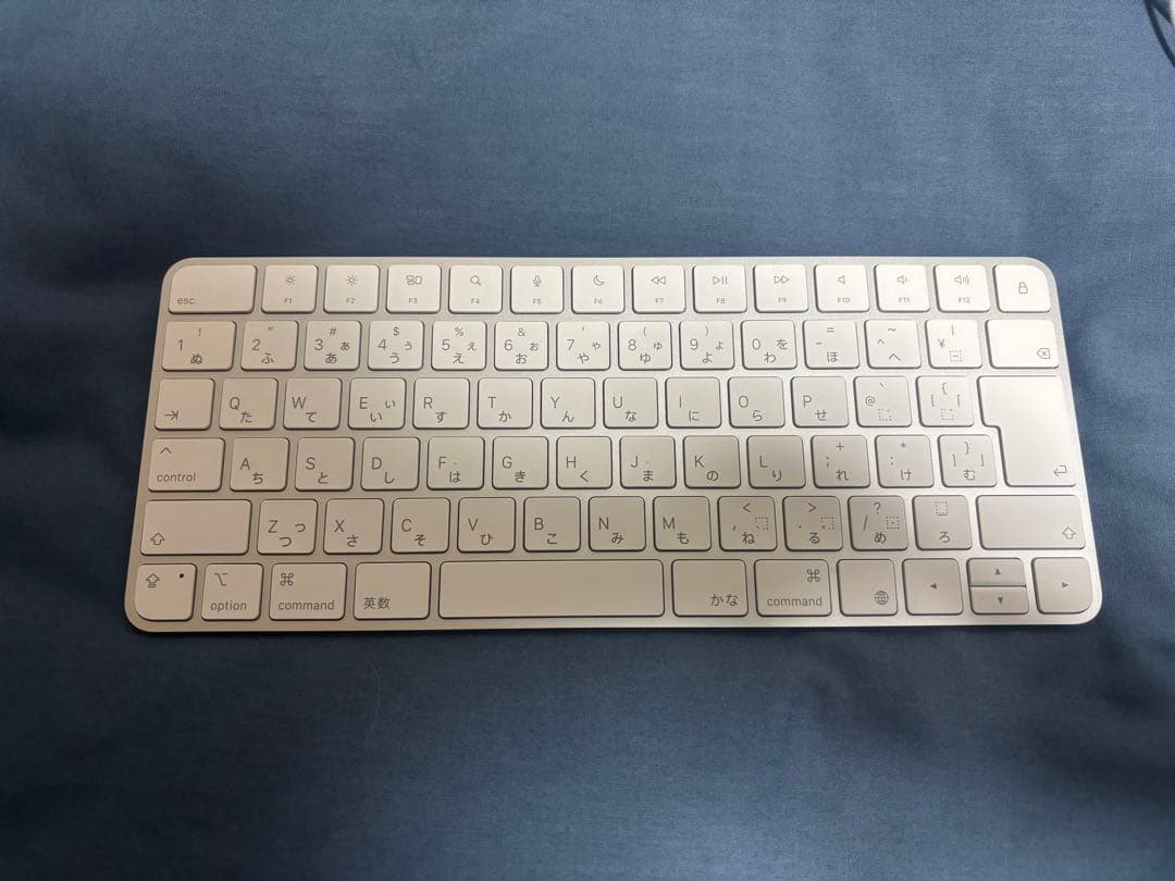 【美品】Apple Magic Keyboard 日本語配列 充電ケーブル付き