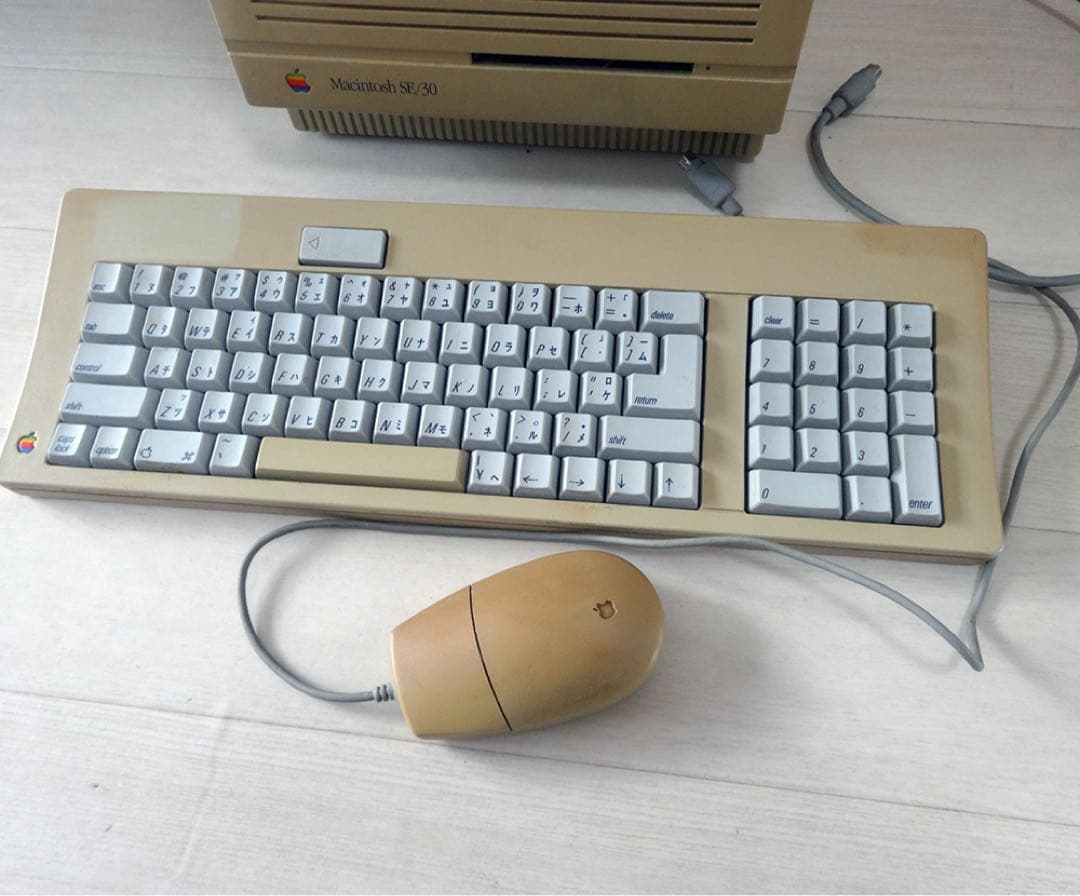 じ*ー様 Macintosh SE/30 ジャンク品