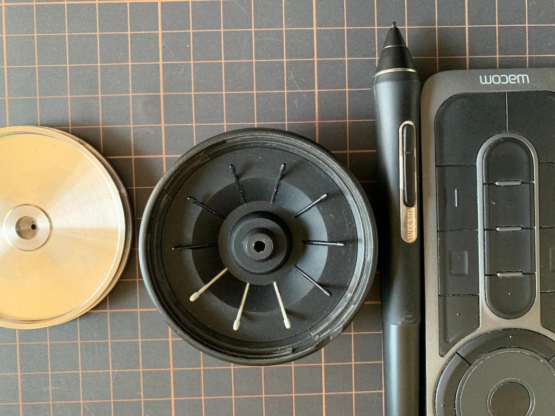 k*s様 WACOM Cintiq DTK-2420/K