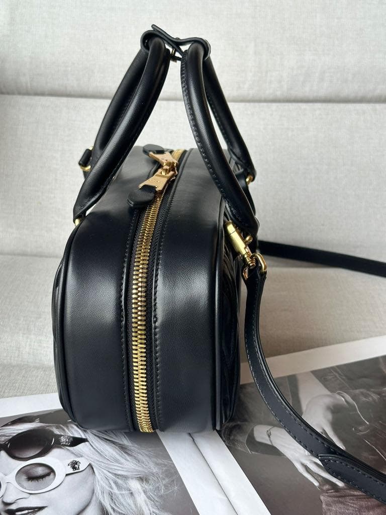 MiuMiu プラックギャザー入りデザインハンドバッグ取り外し可能ストラップ付き