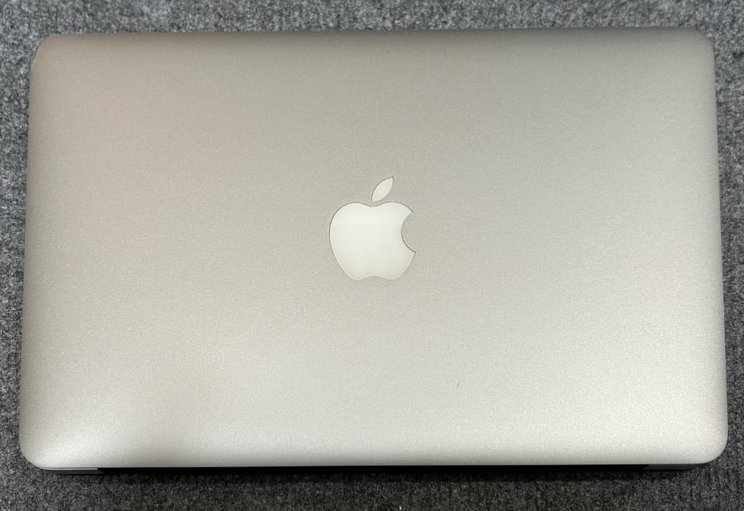 MacBook Air Early 2014 Corei5 4Gb 11インチ