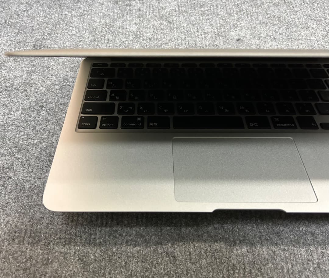 MacBook Air Early 2014 Corei5 4Gb 11インチ