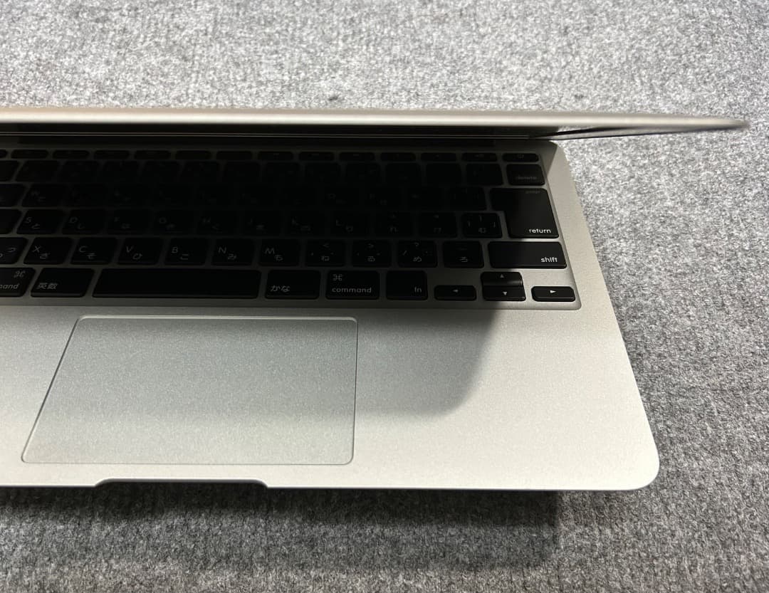 MacBook Air Early 2014 Corei5 4Gb 11インチ