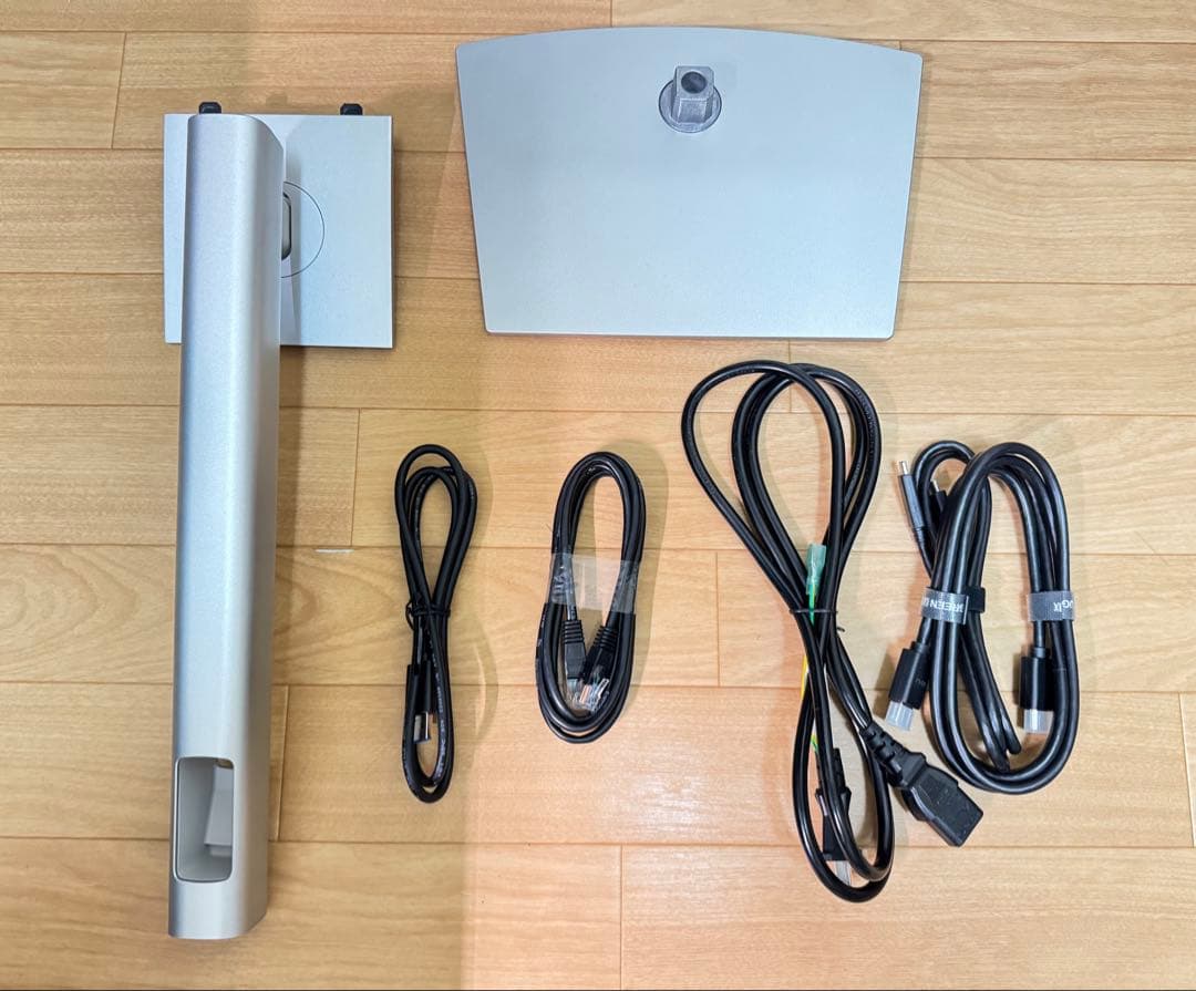 ディスプレイ・モニター本体 DELL U2723QX