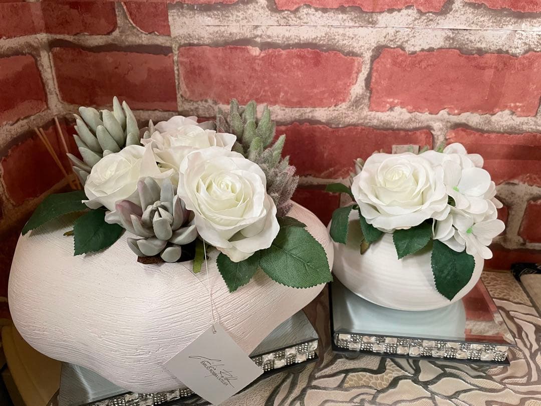 最終お値下げ　美品　エミリオロバ　薔薇＆多肉植物　２個セット