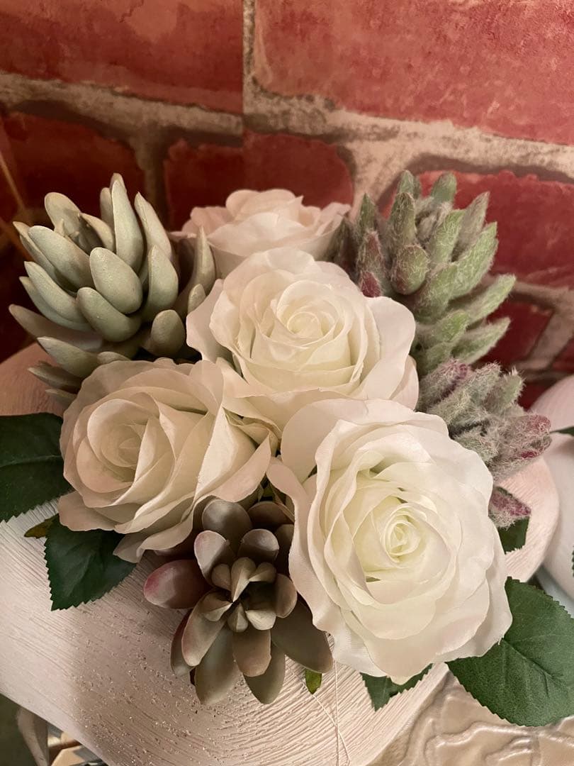 最終お値下げ　美品　エミリオロバ　薔薇＆多肉植物　２個セット