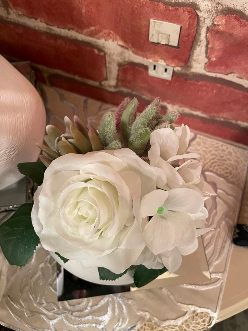 最終お値下げ　美品　エミリオロバ　薔薇＆多肉植物　２個セット