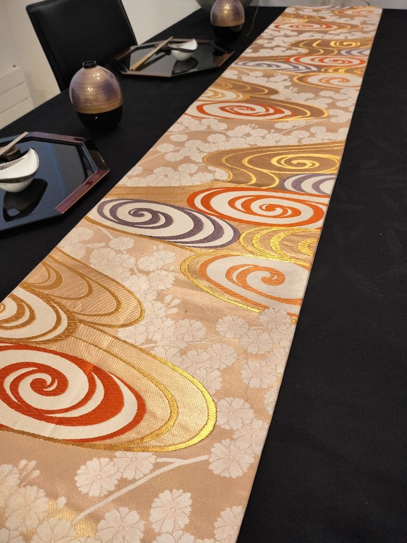 A136★高級‼️豪華刺繍‼️袋帯正絹テーブルランナータッセル付き２ｍ