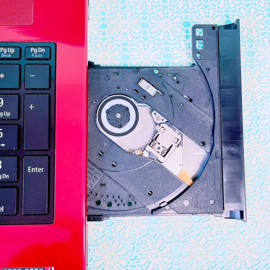 たっぷり大容量1TB✨️薄型ノートパソコン✨️おしゃれ赤❣️カメラ付きテンキー事務作業