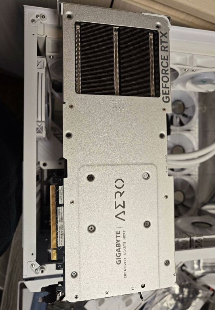 GIGABYTE AERO OC 4090 グラフィックボード