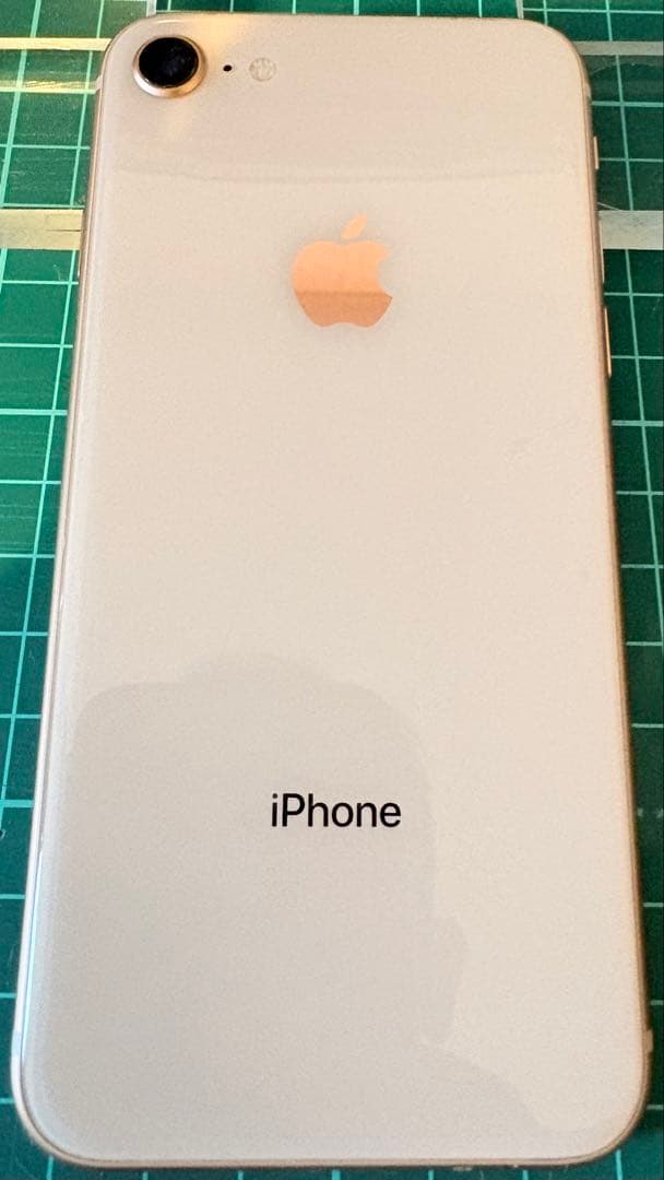 iPhone 8 128GB SIMフリー 付属品未使用完備 利用制限なし