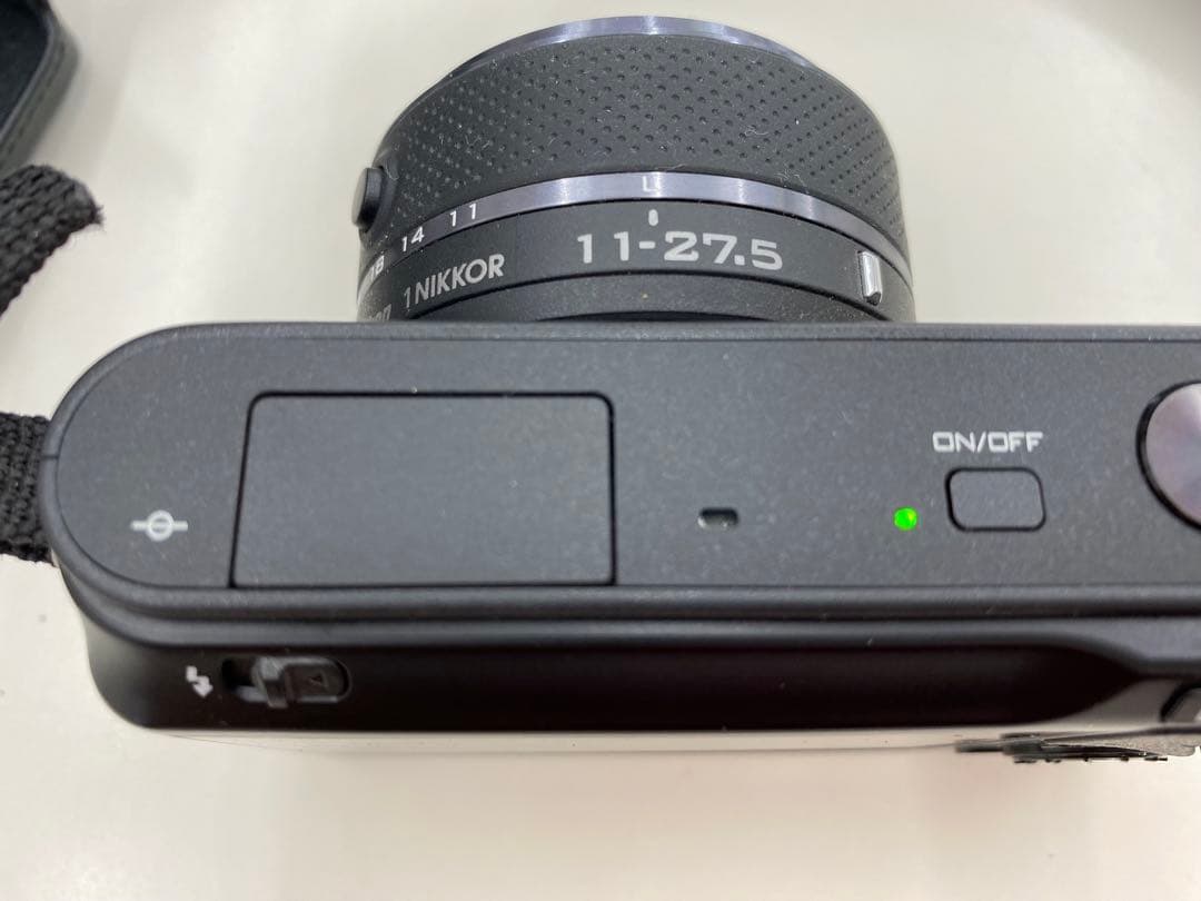 Nicon 1 J1 ・ミラーレス一眼カメラ　J1 MODEL