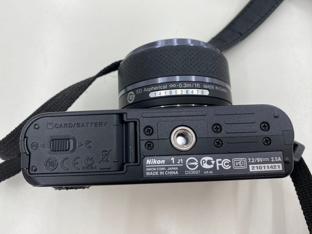 Nicon 1 J1 ・ミラーレス一眼カメラ　J1 MODEL