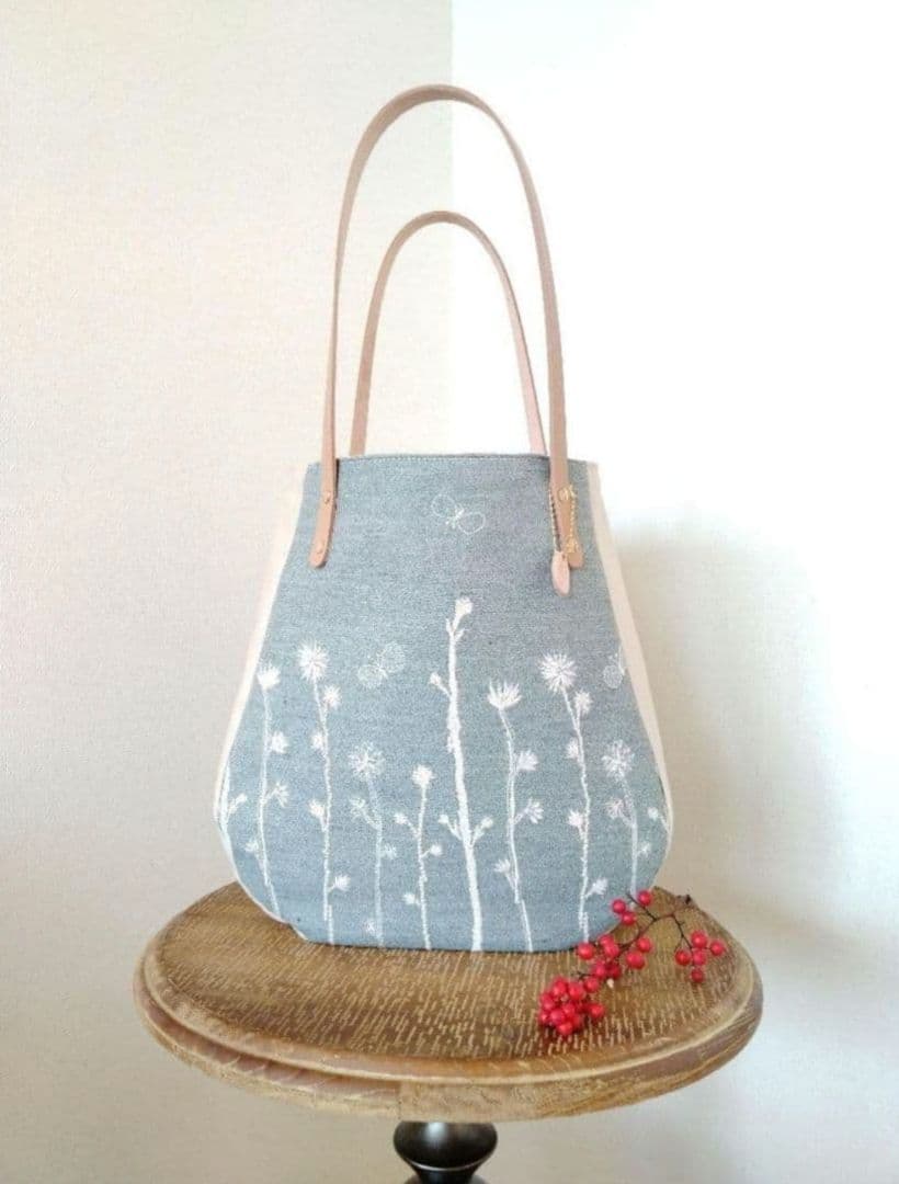 A4が入る『肩掛けできる大きめトートバッグ』(LL）ミナペルホネン