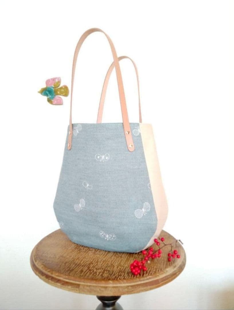 A4が入る『肩掛けできる大きめトートバッグ』(LL）ミナペルホネン