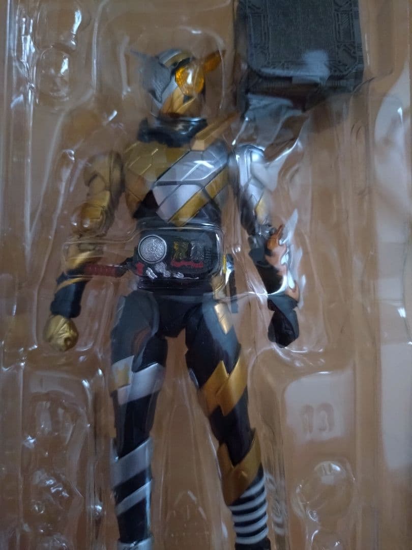 仮面ライダービルド トライアルフォーム クローズビルドフォーム　フィギュアーツ