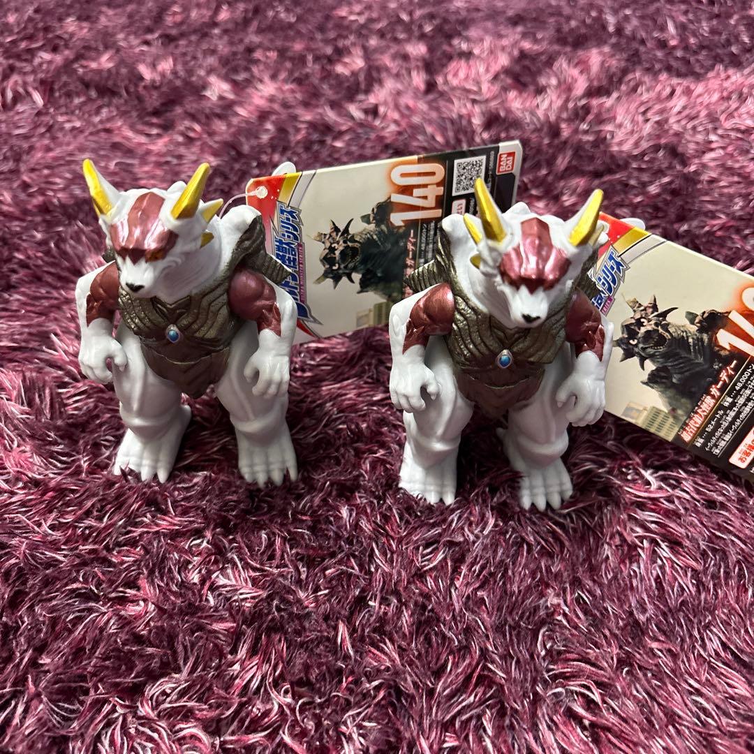 新品　特撮怪獣フィギュアセット　ゴジラ　ウルトラマン　合計21体