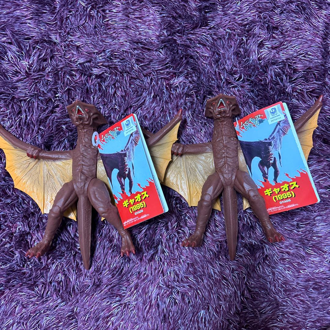 新品　特撮怪獣フィギュアセット　ゴジラ　ウルトラマン　合計21体