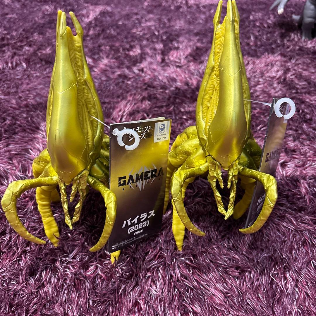 新品　特撮怪獣フィギュアセット　ゴジラ　ウルトラマン　合計21体