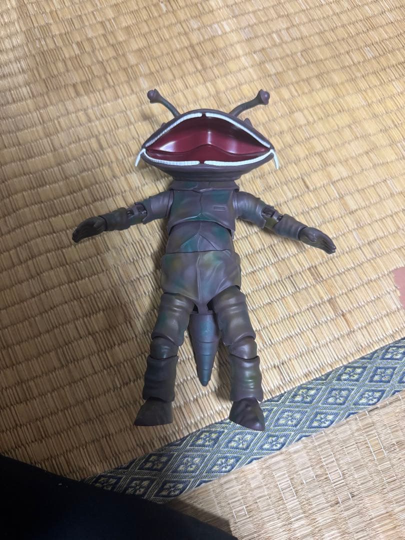 レッドマン カネゴン モンスターアクションフィギュア