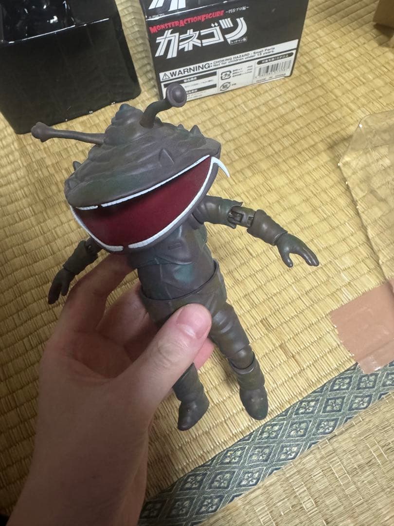 レッドマン カネゴン モンスターアクションフィギュア