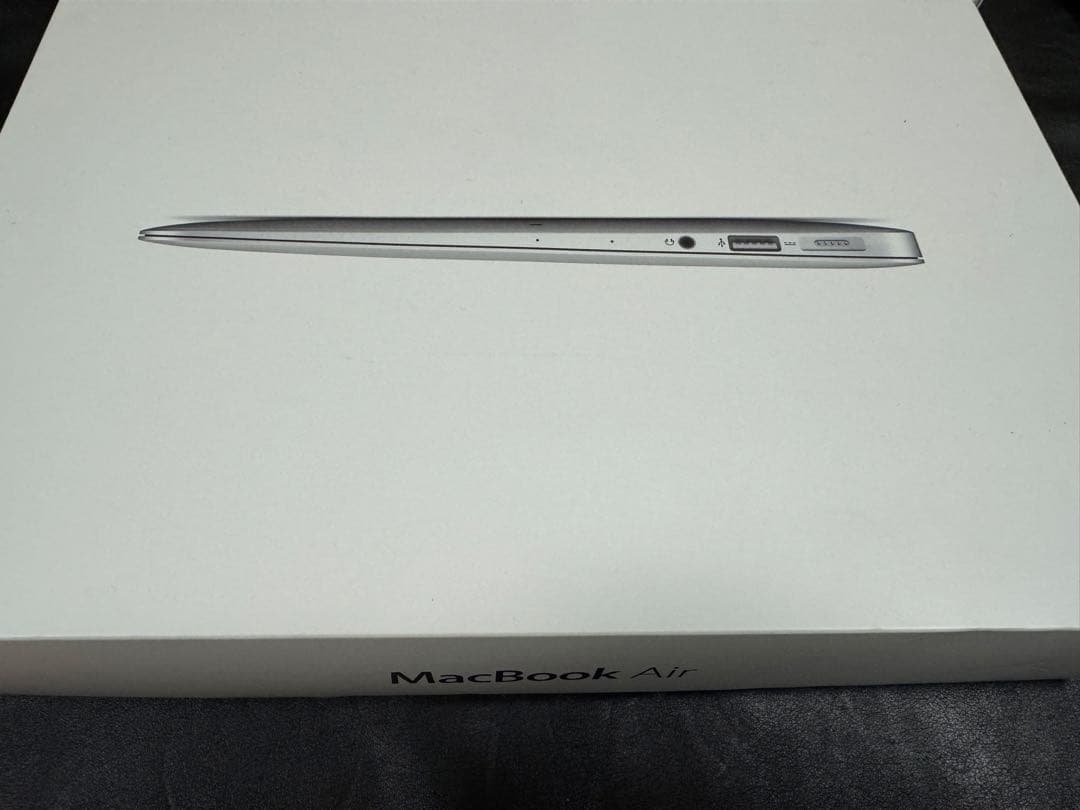 MacBook Air 11インチ Mid2013 SSD128GB 初期化済
