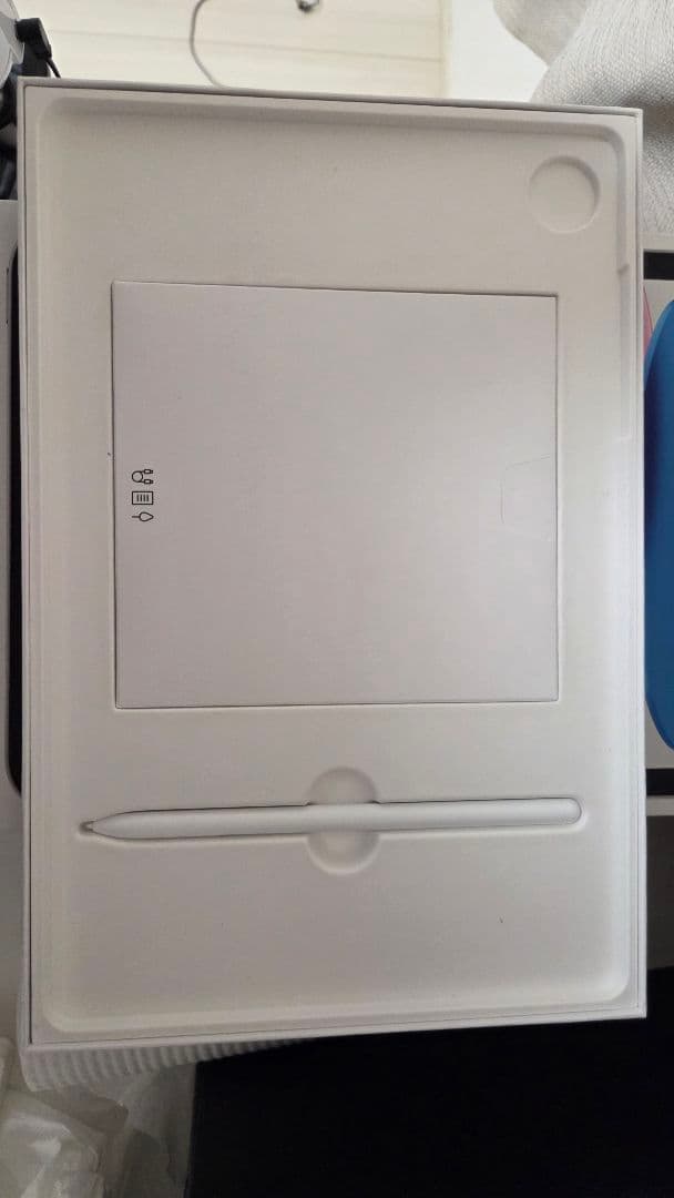 Samsung Galaxy Tab S10　FE　シルバー