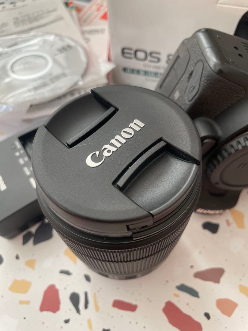 【箱付き】Canon EOS 80D デジタル一眼レフ