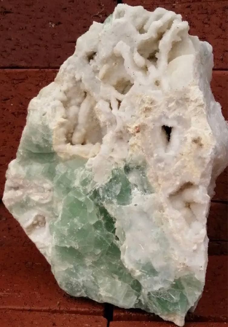 フローライト水晶2.2kg ーt831