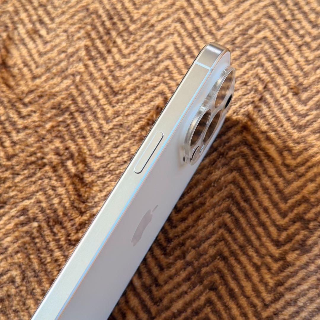 iphone15 pro 本体のみ1TB 美品 保護フィルム