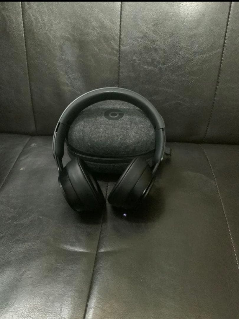 Beats Solo Proブラック 収納ケース付き