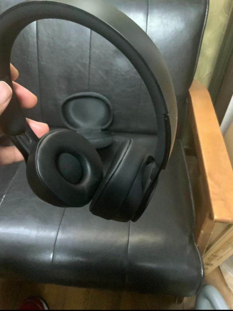 Beats Solo Proブラック 収納ケース付き