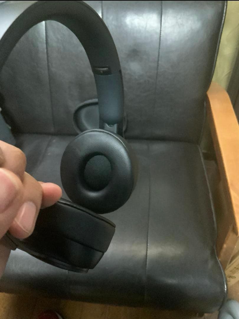 Beats Solo Proブラック 収納ケース付き