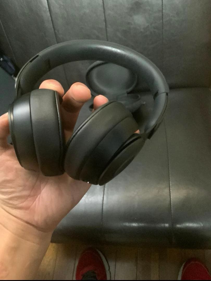 Beats Solo Proブラック 収納ケース付き