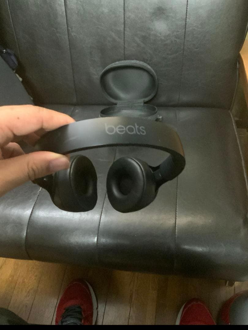 Beats Solo Proブラック 収納ケース付き