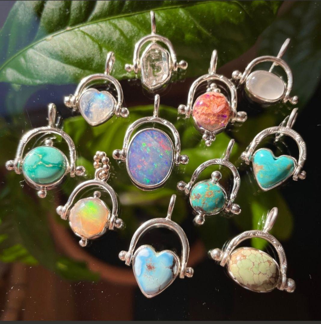 美品　　mau_jewelry　オパールネックレス