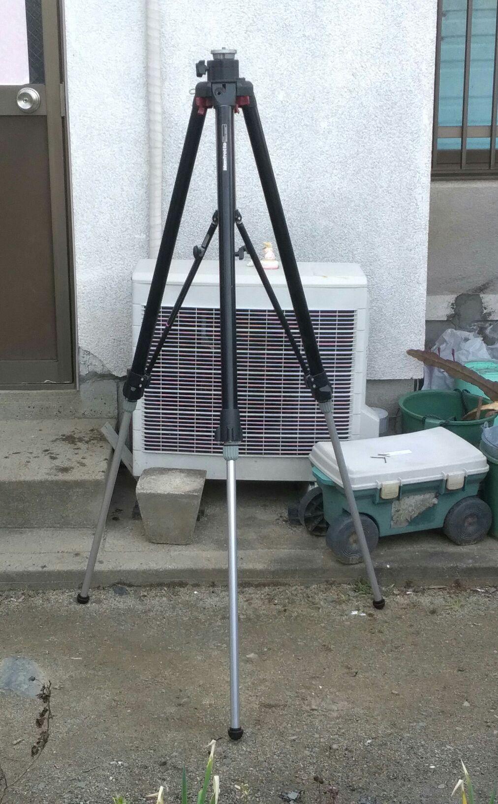 イタリー製マンフロットの三脚です。