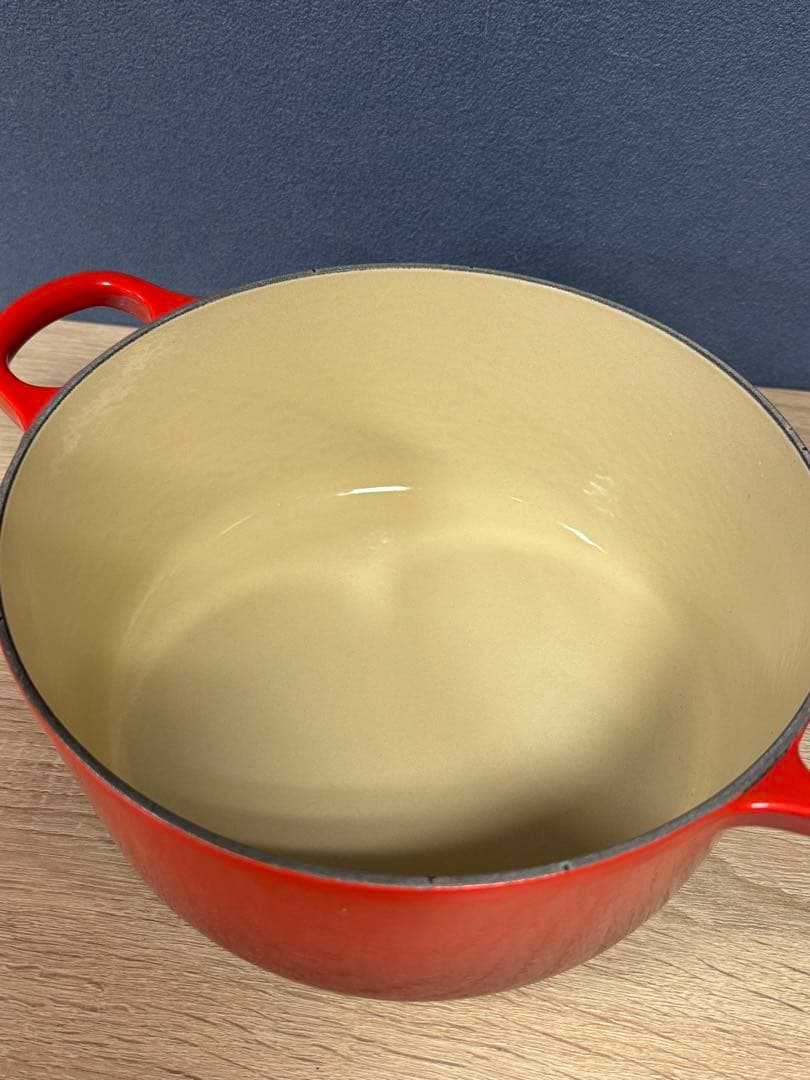 ルクルーゼ　ココットロンド　22cm チェリーレッド　両手鍋　鍋