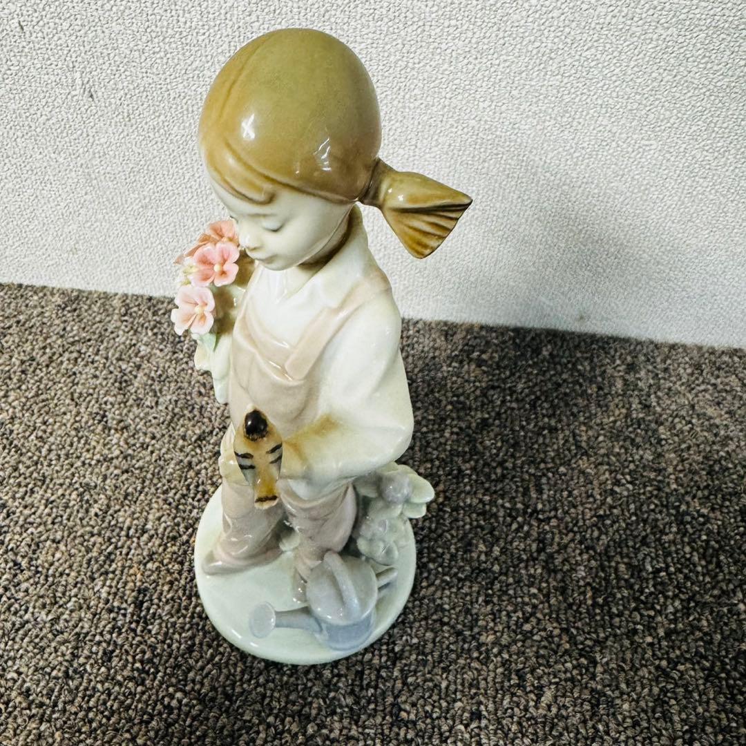 D9アンティーク品✨ リヤドロ 小鳥と話す少女 フィギュリン 陶器置物