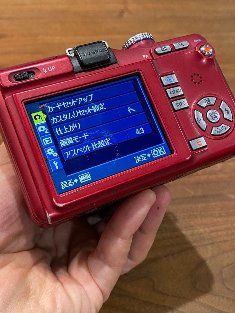 OLYMPUS e-pl1s 赤 ニコンNIKKOR 28㍉1:3.5 レンズ付