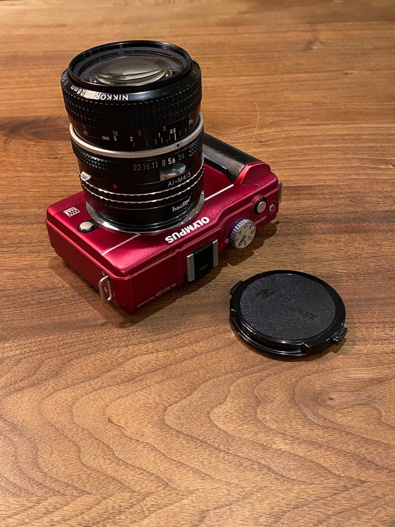 OLYMPUS e-pl1s 赤 ニコンNIKKOR 28㍉1:3.5 レンズ付