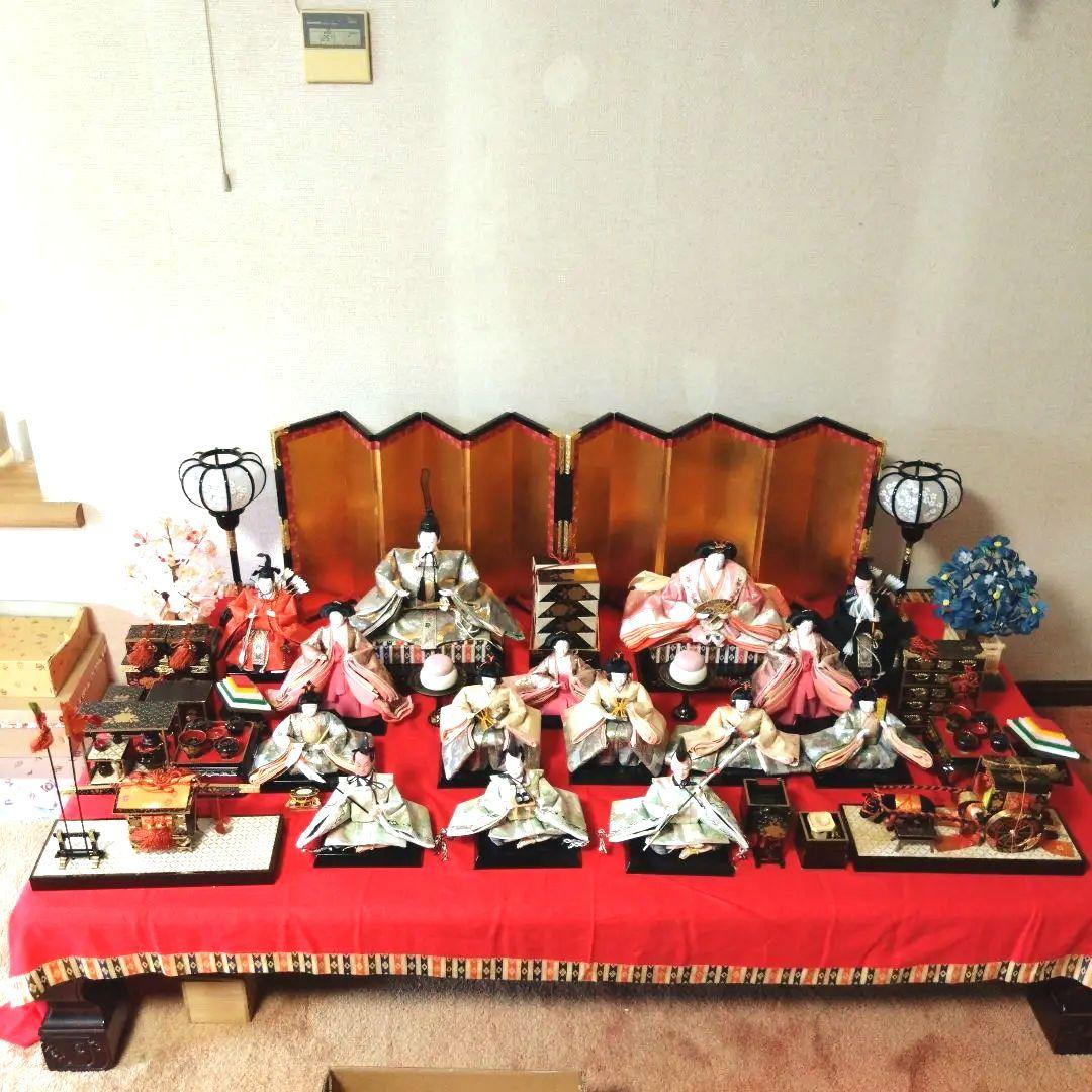 雛人形　七段飾り