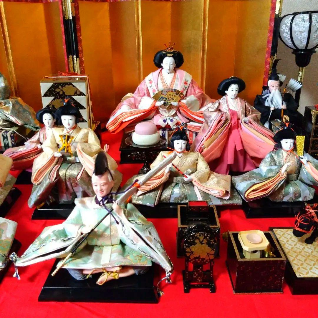 雛人形　七段飾り