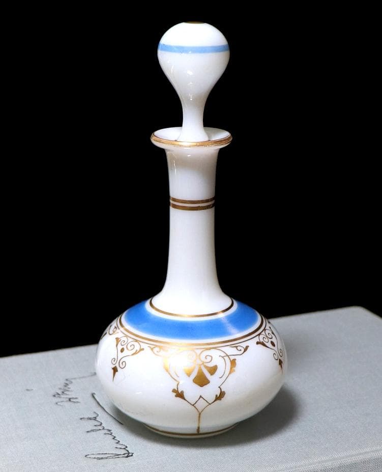 オールド・バカラ オパーリンクリスタル製 金彩エナメル彩 パフュームボトル