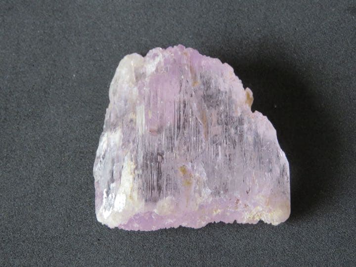 クンツァイト 結晶 原石 A