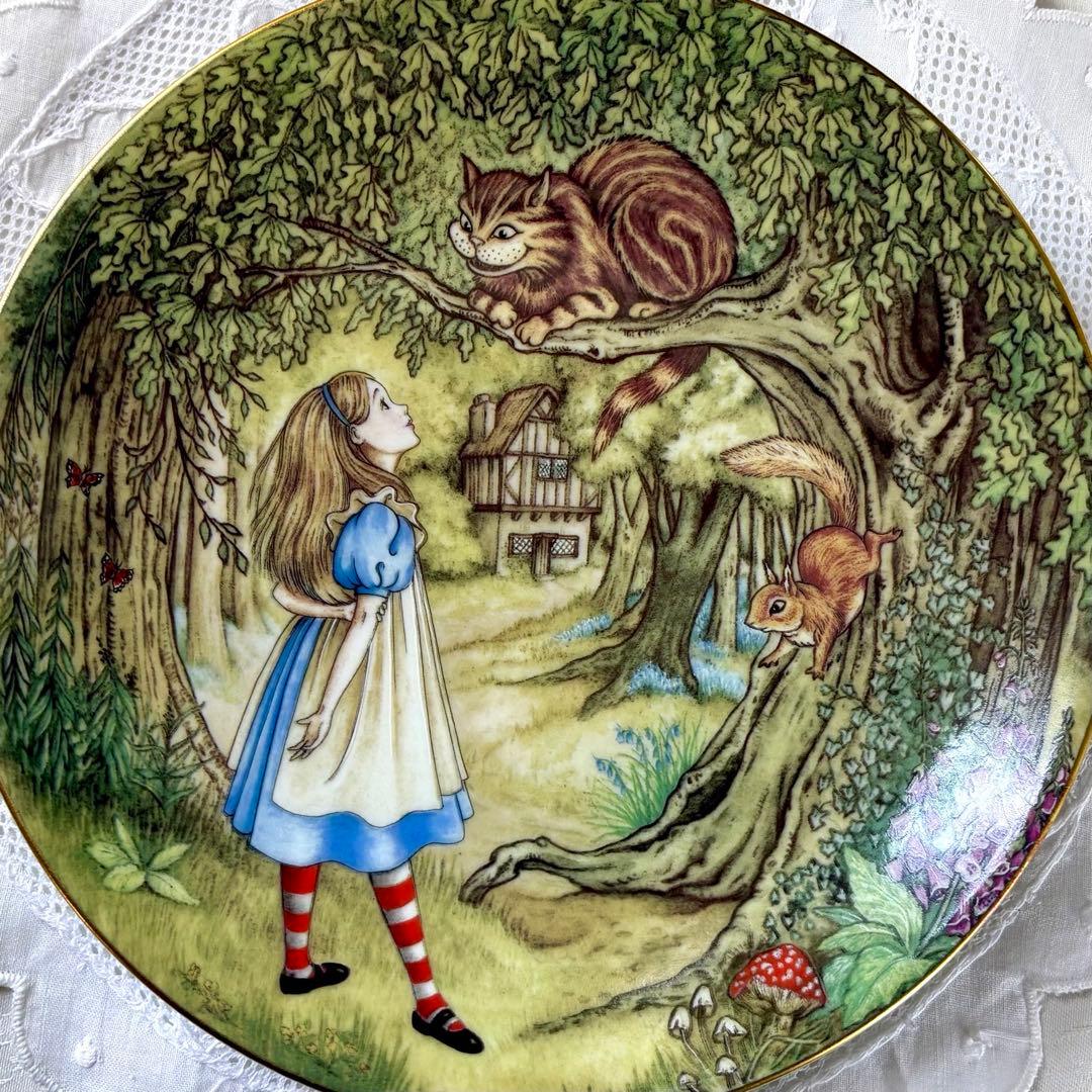 不思議の国のアリス　フランス・リモージュ窯　　　　　　　　【チェシャ猫とアリス】